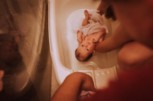 liknologio-newborn-bath